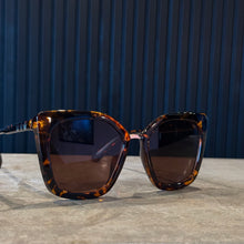 Load image into Gallery viewer, Hunnie Sunnies

